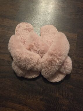 Plush Fuzzy Cross-Band Slippers in Blush Pink